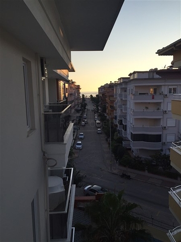 دوبلكس فاخرة اربع غرف وصالة قريبة من البحر في اوبا / الانيا 