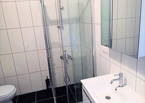 دوبلكس فاخرة اربع غرف وصالة قريبة من البحر في اوبا / الانيا 