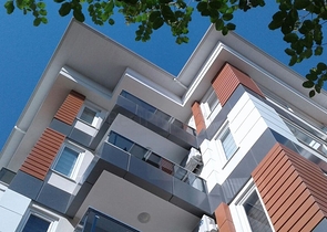 دوبلكس فاخرة اربع غرف وصالة قريبة من البحر في اوبا / الانيا 