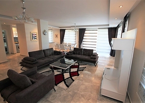 دوبلكس فاخرة اربع غرف وصالة قريبة من البحر في اوبا / الانيا 