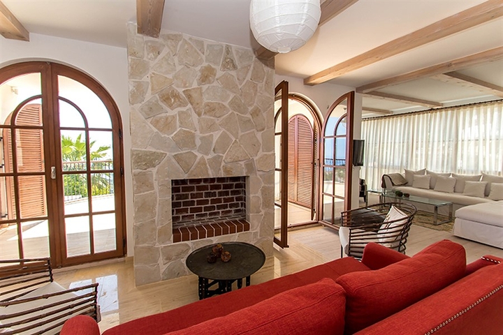 فيلا فاخرة في مركز الانيا 