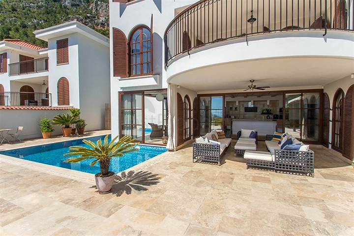 فيلا فاخرة في مركز الانيا 