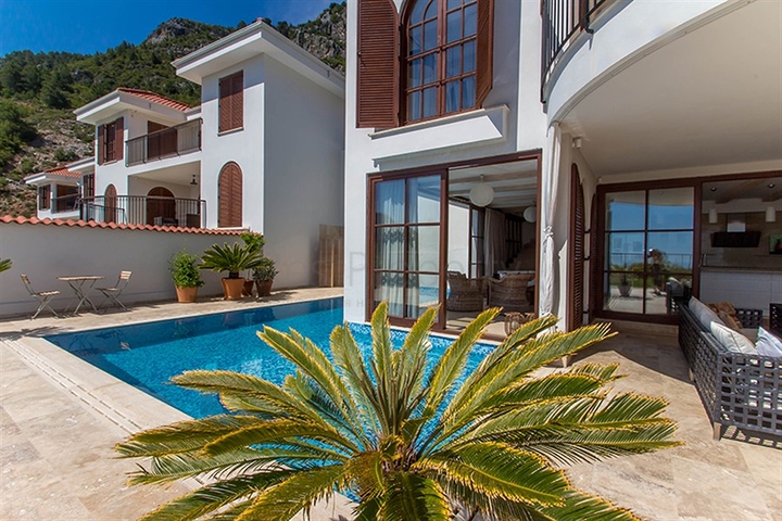 فيلا فاخرة في مركز الانيا 