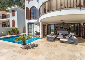 فيلا فاخرة في مركز الانيا 