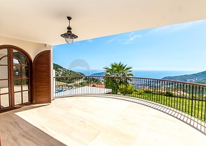 فيلا فاخرة في مركز الانيا 