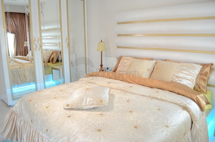 شقة واسعة باطلالات بحرية رائعة