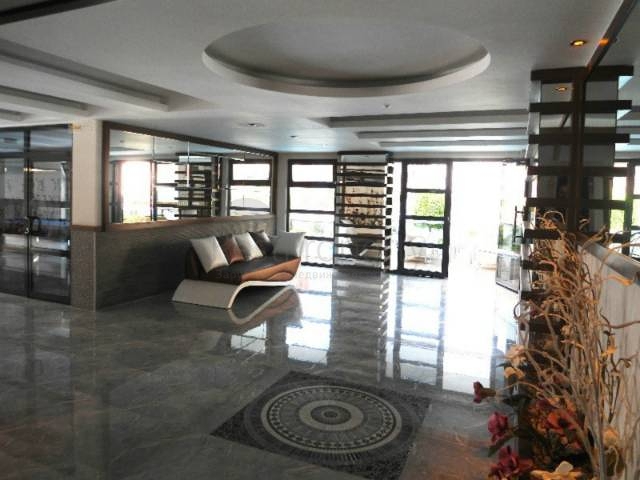 شقة واسعة باطلالات بحرية رائعة