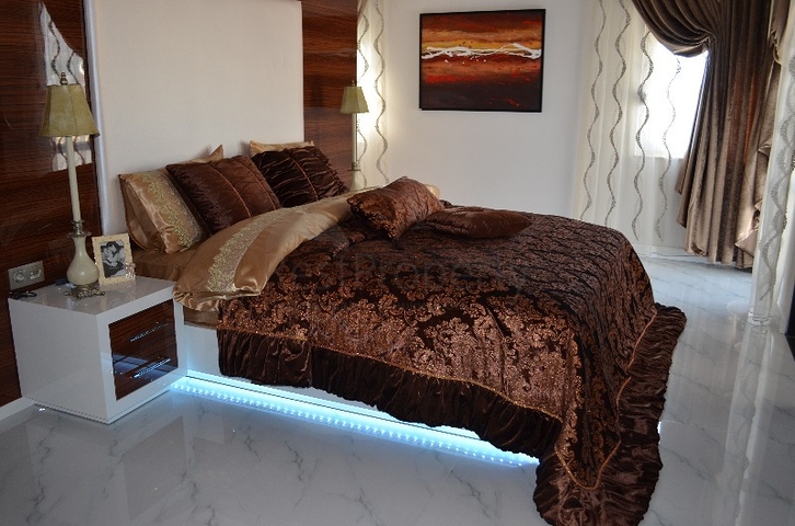 شقة واسعة باطلالات بحرية رائعة