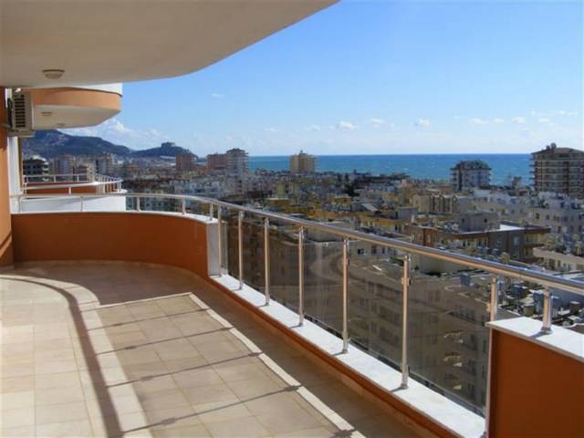 شقة واسعة باطلالات بحرية رائعة