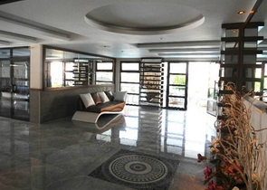 شقة واسعة باطلالات بحرية رائعة