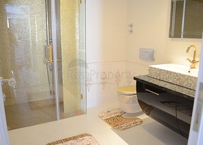 شقة واسعة باطلالات بحرية رائعة