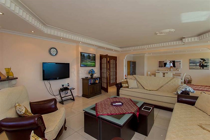 افخم شقة في الانيا - اطلالة بحر مباشرة - لعشاق التميز والرفاهية 