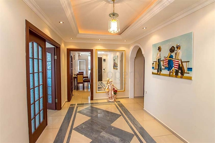 افخم شقة في الانيا - اطلالة بحر مباشرة - لعشاق التميز والرفاهية 