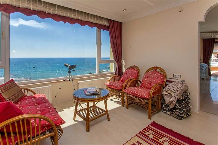 افخم شقة في الانيا - اطلالة بحر مباشرة - لعشاق التميز والرفاهية 