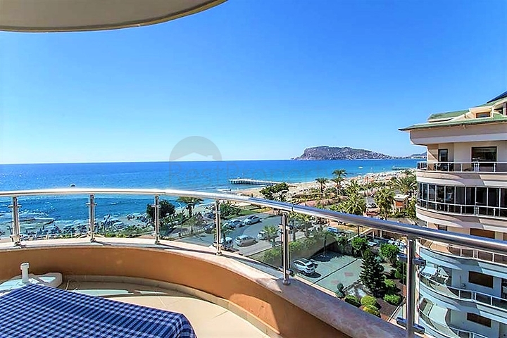 افخم شقة في الانيا - اطلالة بحر مباشرة - لعشاق التميز والرفاهية 