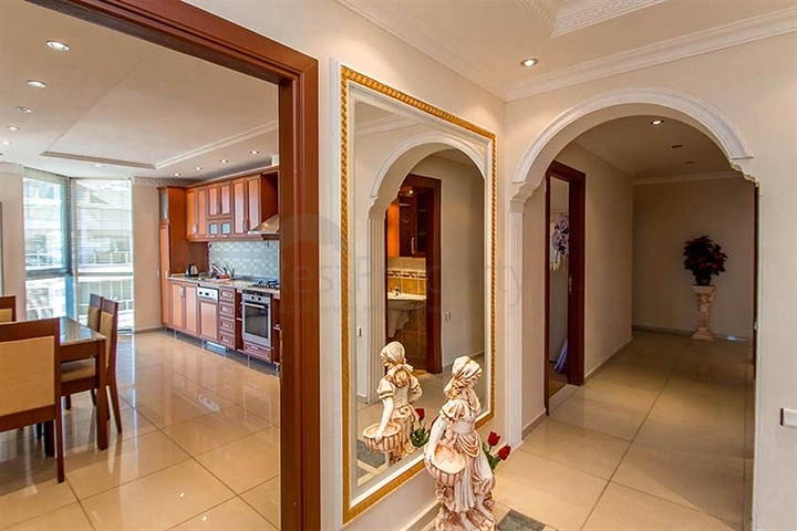 افخم شقة في الانيا - اطلالة بحر مباشرة - لعشاق التميز والرفاهية 