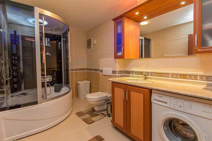 افخم شقة في الانيا - اطلالة بحر مباشرة - لعشاق التميز والرفاهية 