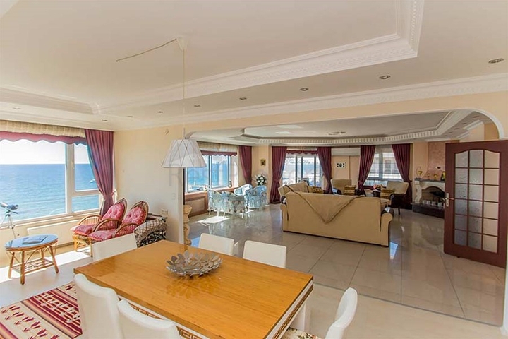 افخم شقة في الانيا - اطلالة بحر مباشرة - لعشاق التميز والرفاهية 