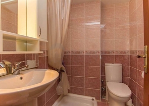 افخم شقة في الانيا - اطلالة بحر مباشرة - لعشاق التميز والرفاهية 