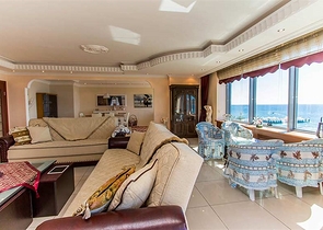 افخم شقة في الانيا - اطلالة بحر مباشرة - لعشاق التميز والرفاهية 