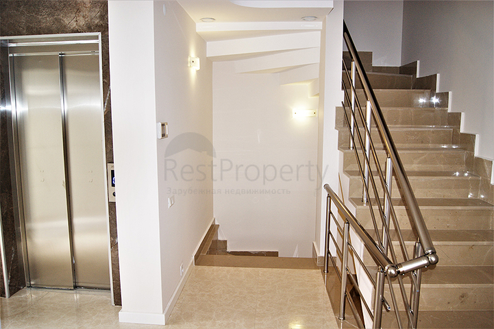 فيلا 4 + 1 في غوزالوبا لارا على بعد كيلومتر واحد من الشواطئ الرملية