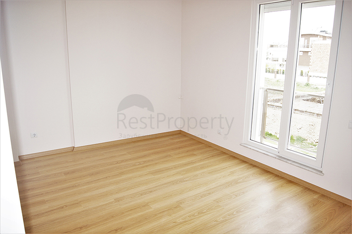 فيلا 4 + 1 في غوزالوبا لارا على بعد كيلومتر واحد من الشواطئ الرملية