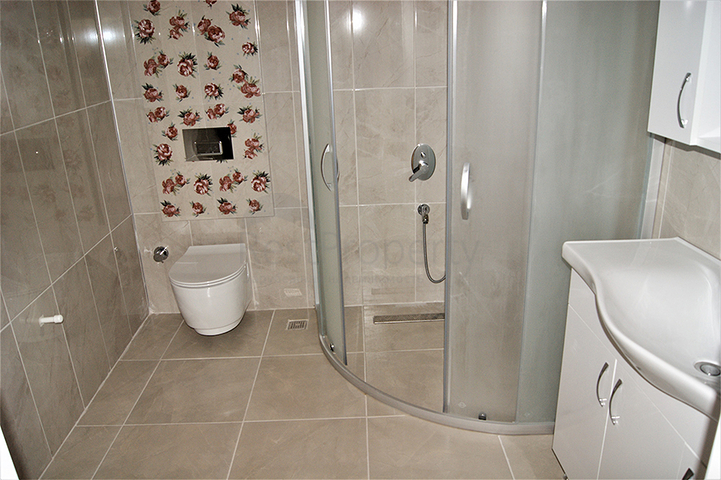 فيلا 4 + 1 في غوزالوبا لارا على بعد كيلومتر واحد من الشواطئ الرملية