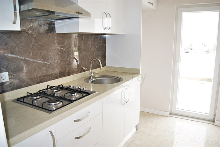 فيلا 4 + 1 في غوزالوبا لارا على بعد كيلومتر واحد من الشواطئ الرملية