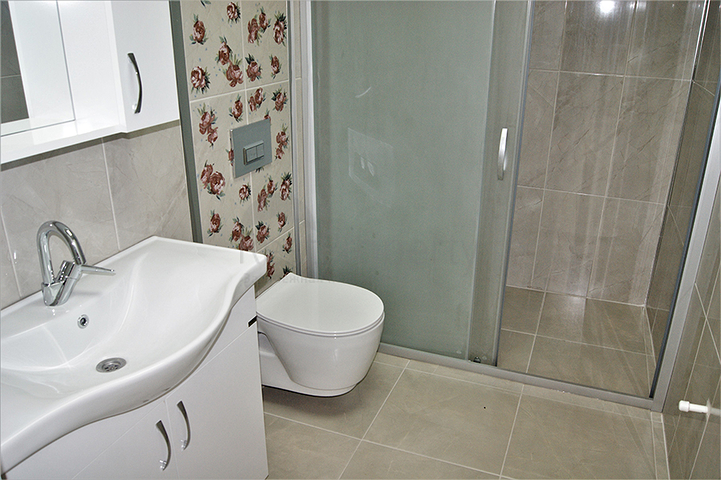 فيلا 4 + 1 في غوزالوبا لارا على بعد كيلومتر واحد من الشواطئ الرملية