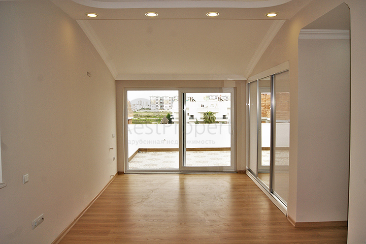 فيلا 4 + 1 في غوزالوبا لارا على بعد كيلومتر واحد من الشواطئ الرملية