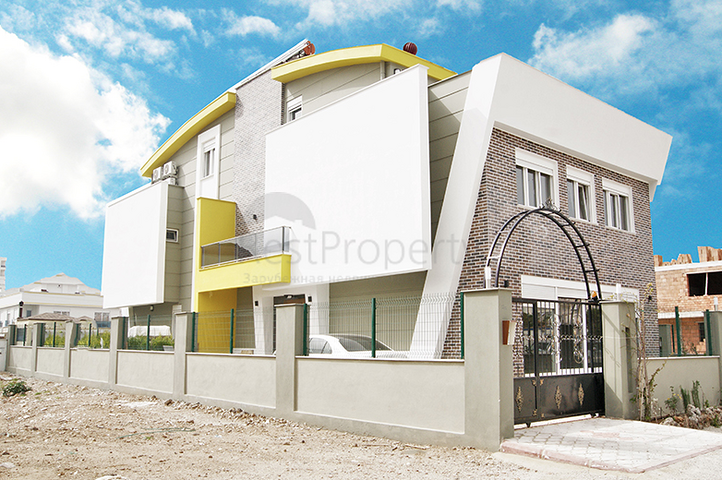 فيلا 4 + 1 في غوزالوبا لارا على بعد كيلومتر واحد من الشواطئ الرملية