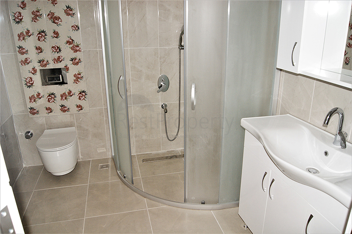 فيلا 4 + 1 في غوزالوبا لارا على بعد كيلومتر واحد من الشواطئ الرملية