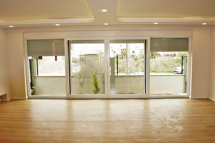 فيلا 4 + 1 في غوزالوبا لارا على بعد كيلومتر واحد من الشواطئ الرملية