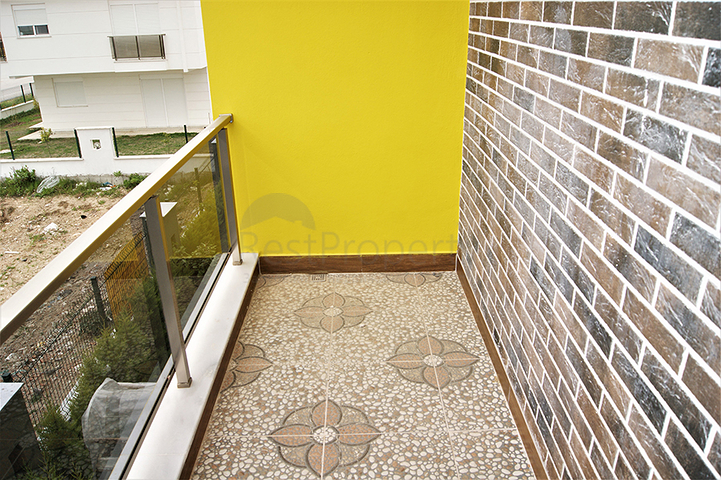 فيلا 4 + 1 في غوزالوبا لارا على بعد كيلومتر واحد من الشواطئ الرملية