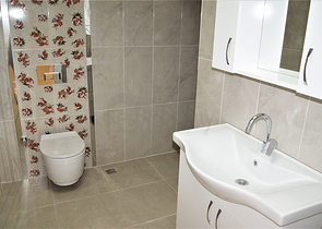 فيلا 4 + 1 في غوزالوبا لارا على بعد كيلومتر واحد من الشواطئ الرملية