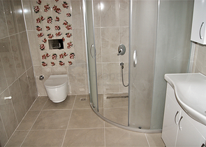 فيلا 4 + 1 في غوزالوبا لارا على بعد كيلومتر واحد من الشواطئ الرملية