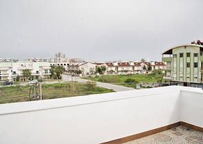 فيلا 4 + 1 في غوزالوبا لارا على بعد كيلومتر واحد من الشواطئ الرملية