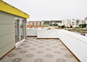 فيلا 4 + 1 في غوزالوبا لارا على بعد كيلومتر واحد من الشواطئ الرملية