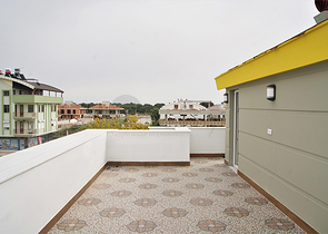 فيلا 4 + 1 في غوزالوبا لارا على بعد كيلومتر واحد من الشواطئ الرملية