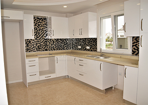 فيلا 4 + 1 في غوزالوبا لارا على بعد كيلومتر واحد من الشواطئ الرملية