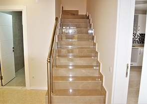 فيلا 4 + 1 في غوزالوبا لارا على بعد كيلومتر واحد من الشواطئ الرملية