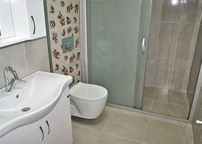 فيلا 4 + 1 في غوزالوبا لارا على بعد كيلومتر واحد من الشواطئ الرملية