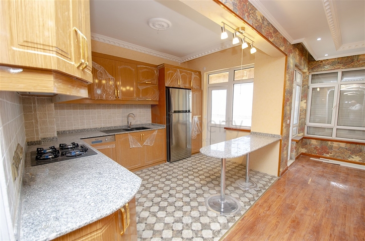 شقق واسعة  3 + 1 مع الأثاث 1 كم من البحر في لارا أنطاليا