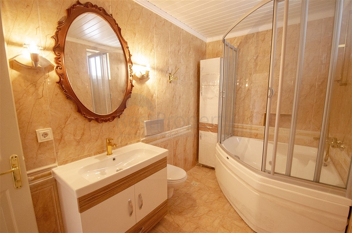 شقق واسعة  3 + 1 مع الأثاث 1 كم من البحر في لارا أنطاليا