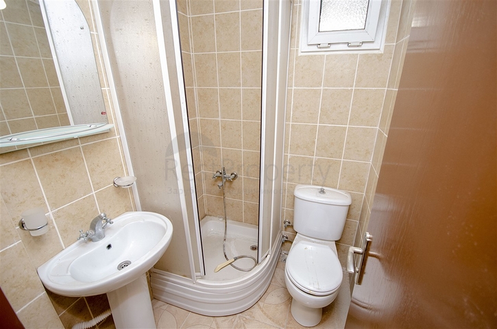 شقق واسعة  3 + 1 مع الأثاث 1 كم من البحر في لارا أنطاليا