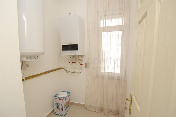 شقق واسعة  3 + 1 مع الأثاث 1 كم من البحر في لارا أنطاليا