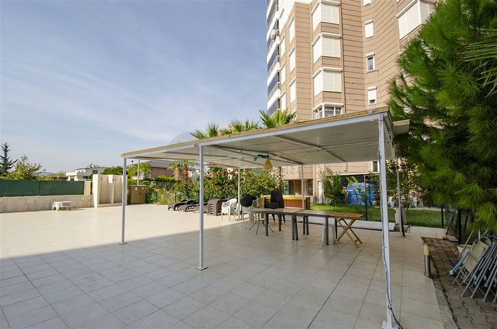 شقق واسعة  3 + 1 مع الأثاث 1 كم من البحر في لارا أنطاليا