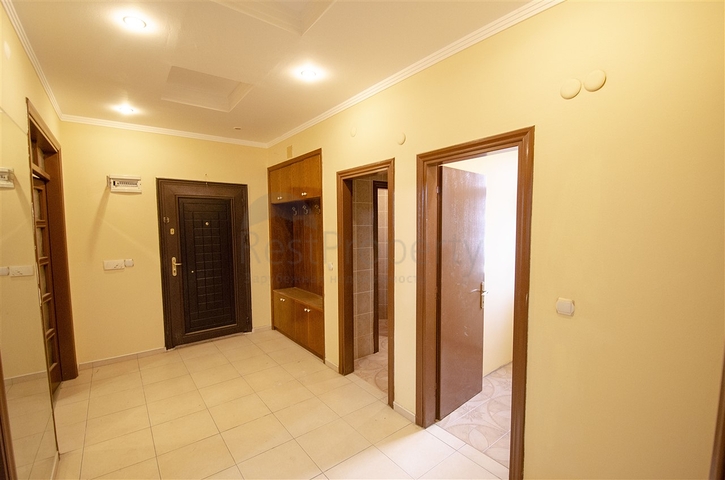 شقق واسعة  3 + 1 مع الأثاث 1 كم من البحر في لارا أنطاليا