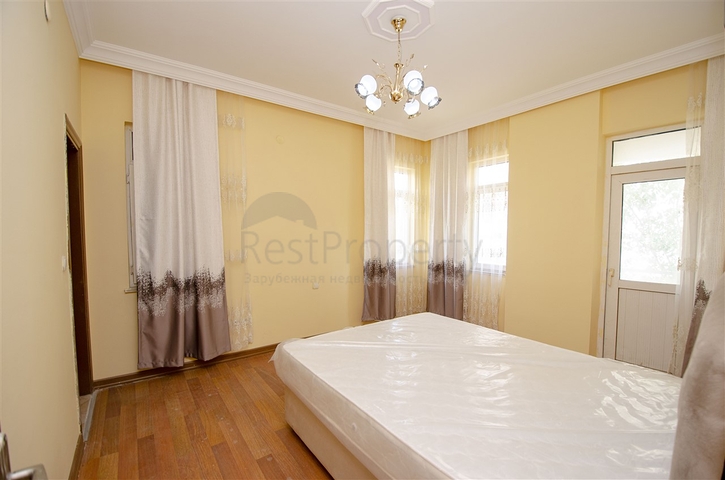 شقق واسعة  3 + 1 مع الأثاث 1 كم من البحر في لارا أنطاليا