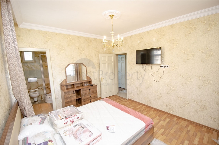 شقق واسعة  3 + 1 مع الأثاث 1 كم من البحر في لارا أنطاليا